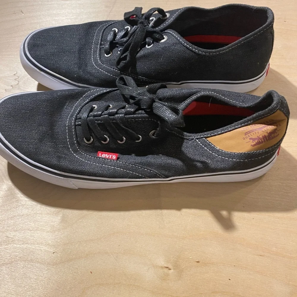 Levi’s Sneakers Size 12 (FN)